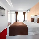Km Zero - Otel Vama Veche