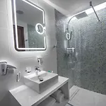 Km Zero - Otel Vama Veche