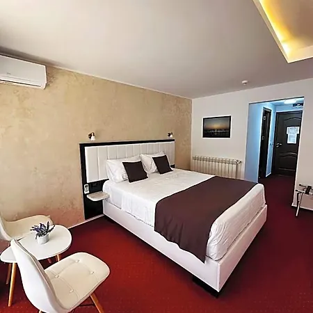 Km Zero - Hotel 3*