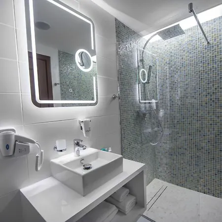 Km Zero - Hotel Vama Veche