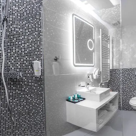 Km Zero - מלון 3*