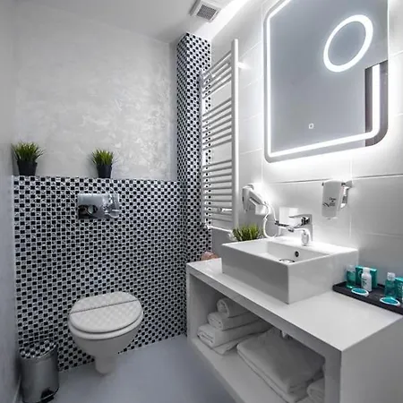 Km Zero - Hotel 3*